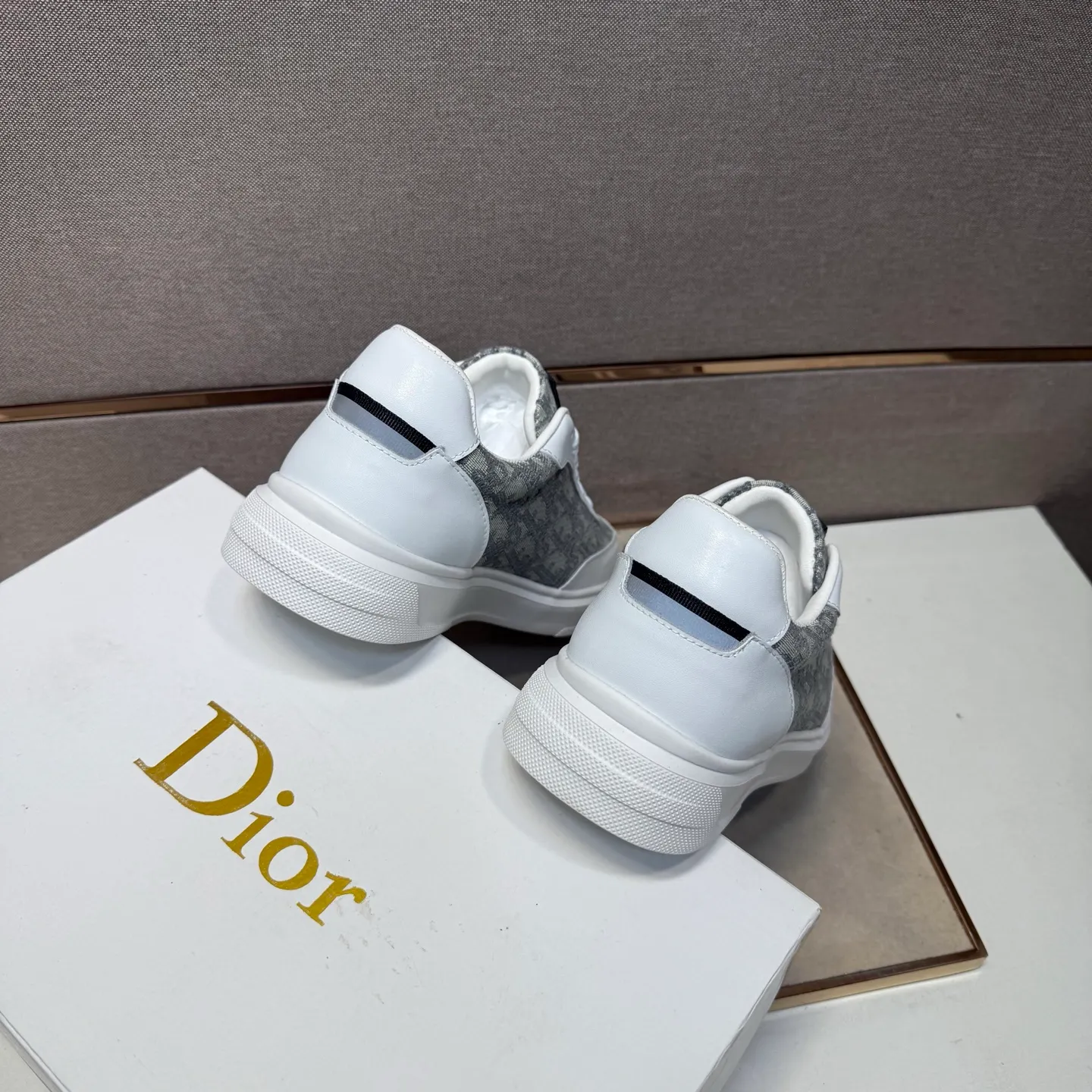 ⬛️Men's shoes 💰p400 [Dior~] Men's casual shoes 2025z cabinet sales simultaneously 🔶Size: 38-44#️⃣ 🔷3 colors🔜The upper is made of multi-material splicing ➕Genuine leather lining, comfortable and breathable, sole: original comfortable and wear-resistant outsole, ⚠️real thing📱photographed🎬real thing is better📢📢📢